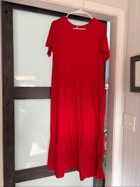 Red Short Sleeve Tiered Midi Dress